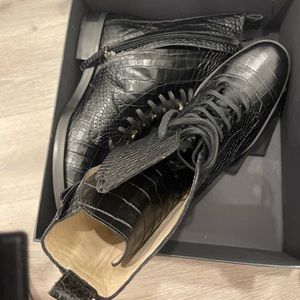 Theory lace boots size 41 NEW in box